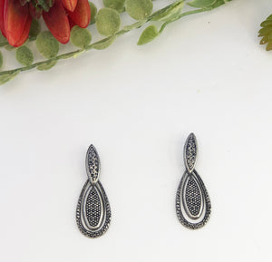 Batari Teardrop l Silver Metal Earrings